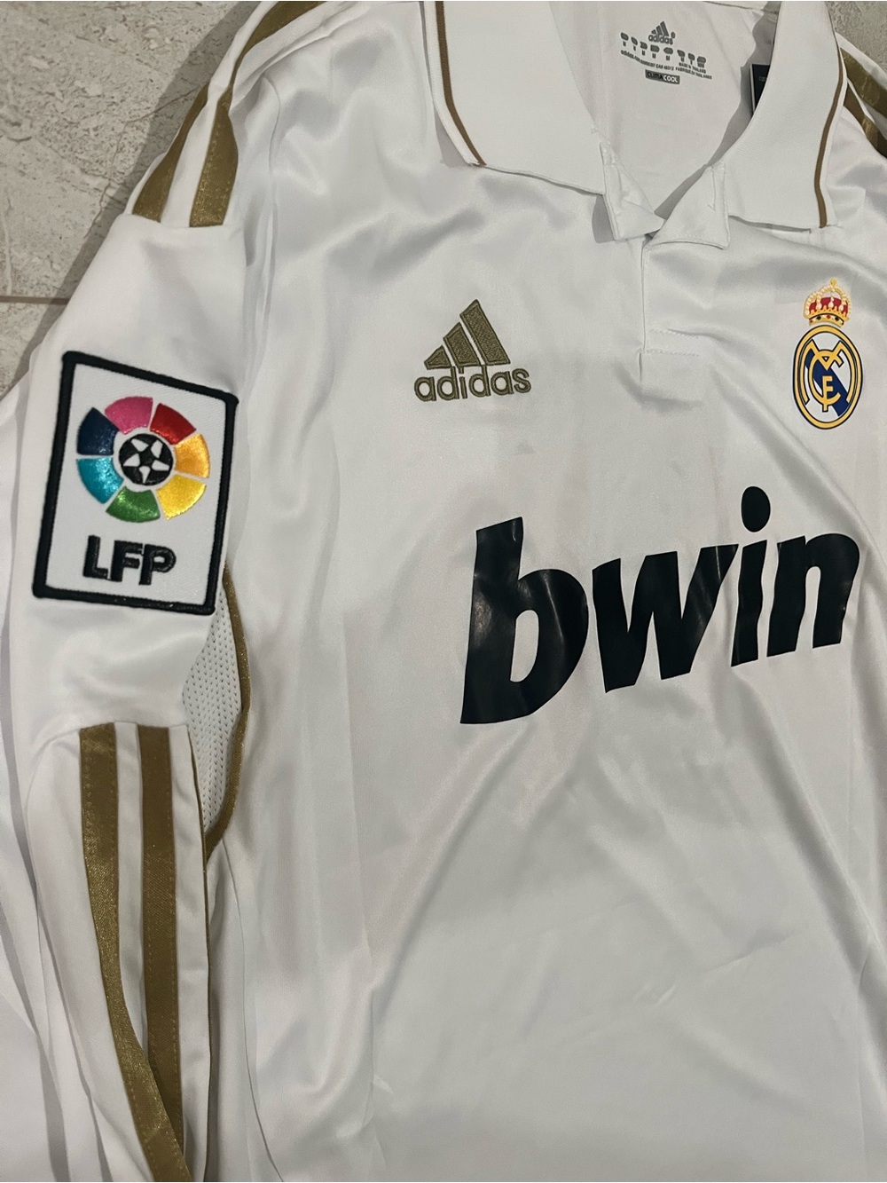 Real Madrid 11/12 Home Long Sleeve - Ronaldo #7 SIZE X-LARGE